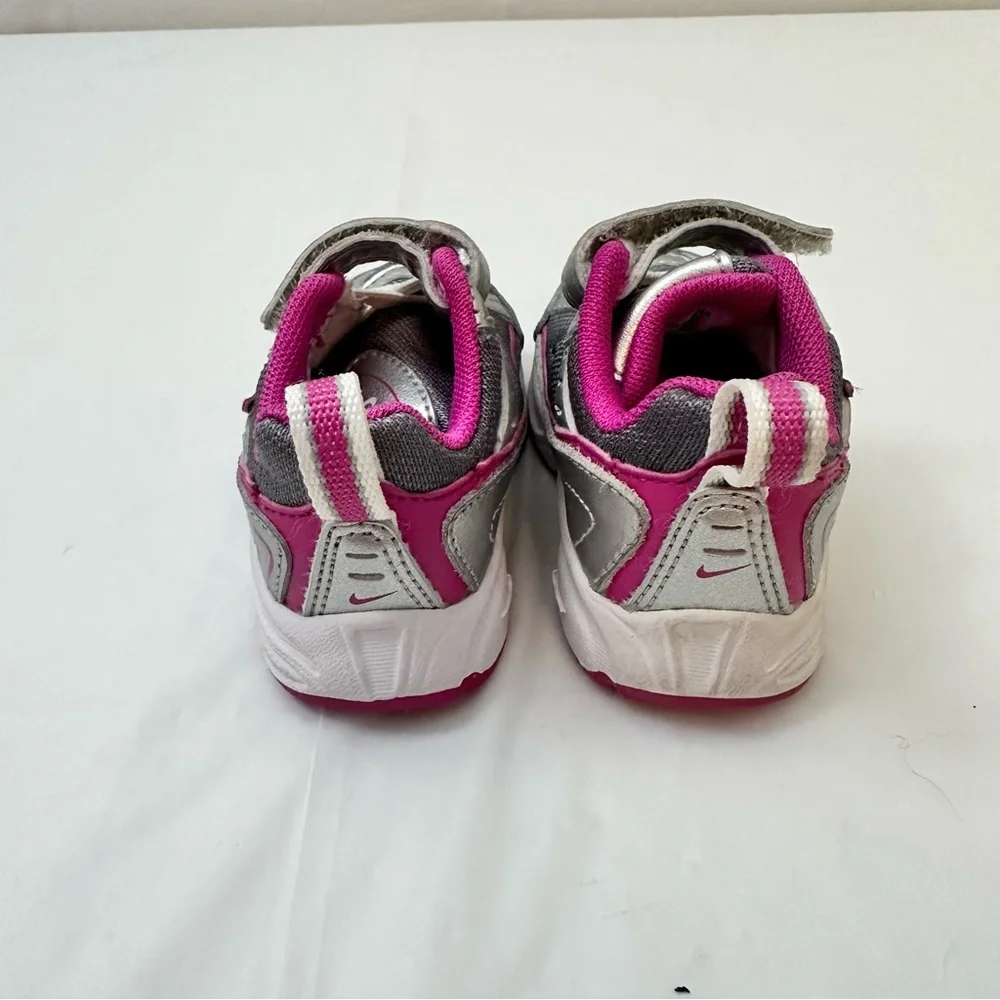 Nike‎ Kids Sneakers - Silver and Pink